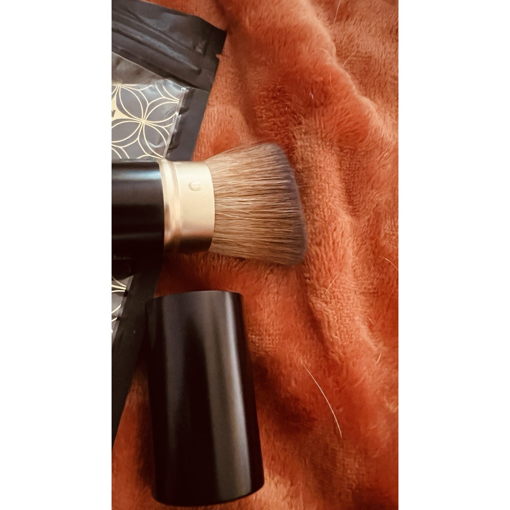 Laura Geller Retractable Kabuki Brush