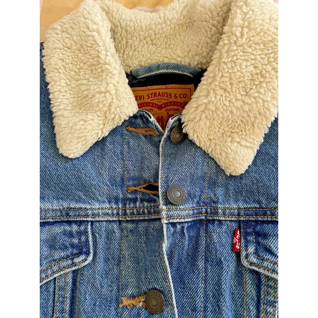 Levi's Premium Trucker Jacket Women’s 1X Blue Denim Sherpa Lined Faux Fur Warm