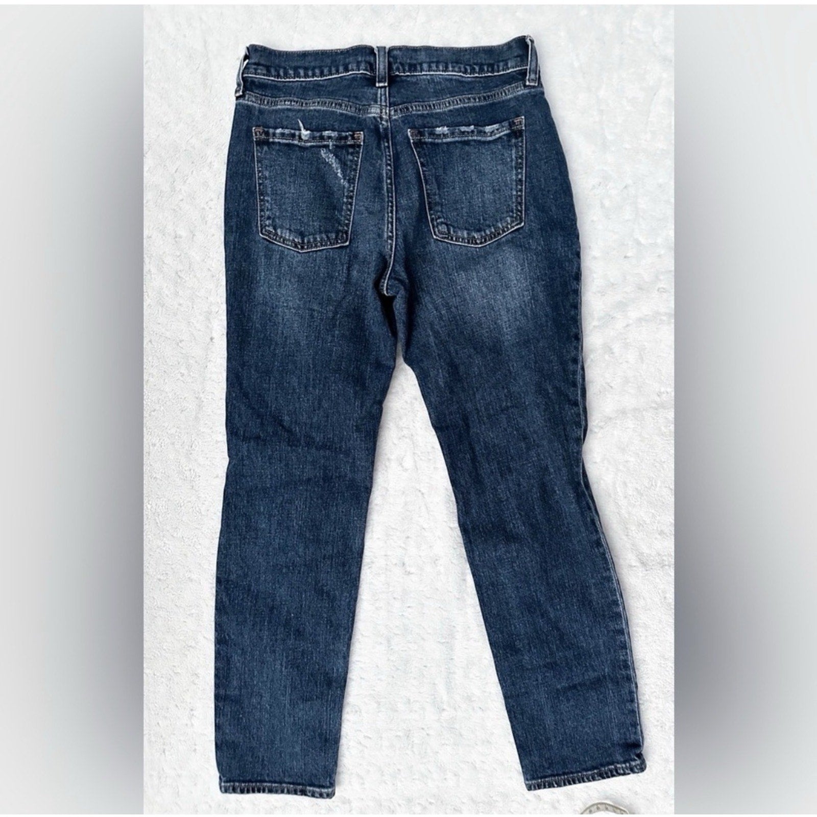 NWOT Old Navy Mr. Boyfriend Mid-Rise Distressed Jeans Women’s - Barbara 8