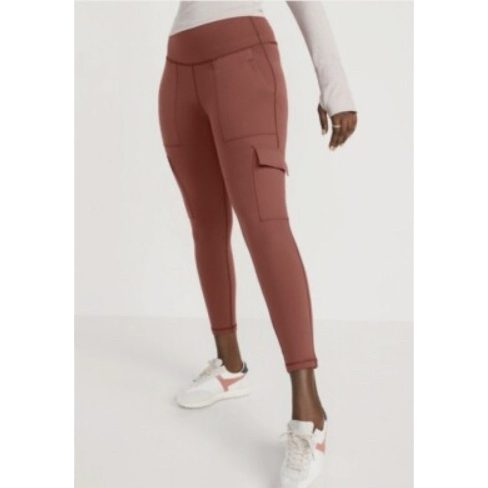 Old Navy Womens High Rise PowerPress 7/8 Cargo Go-Dry Leggings, , Size L