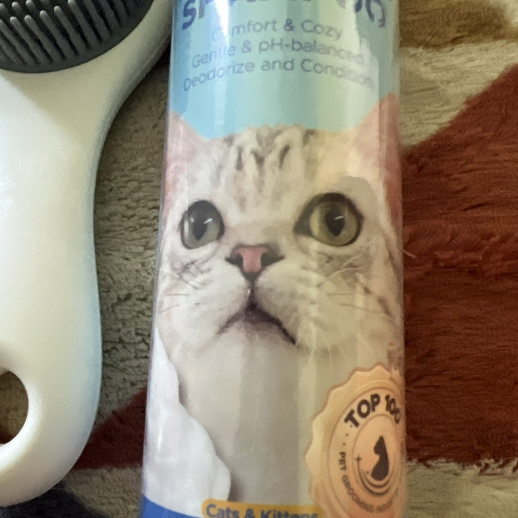 Cat Waterless Shampoo with Brush - No Rinse Formula shampoo Plus brush, NEW